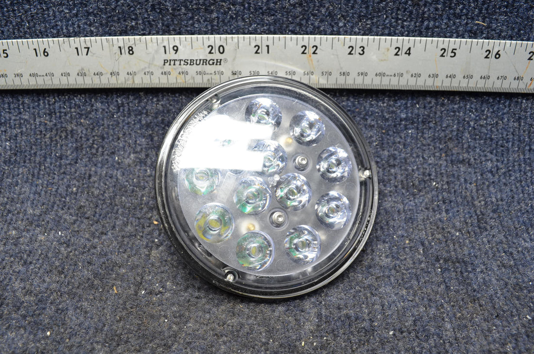 Used aircraft parts for sale 01-0771424-20 BEECHCRAFT 95-B55 WHELEN PLED2L LANDING LIGHT 28 VOLT