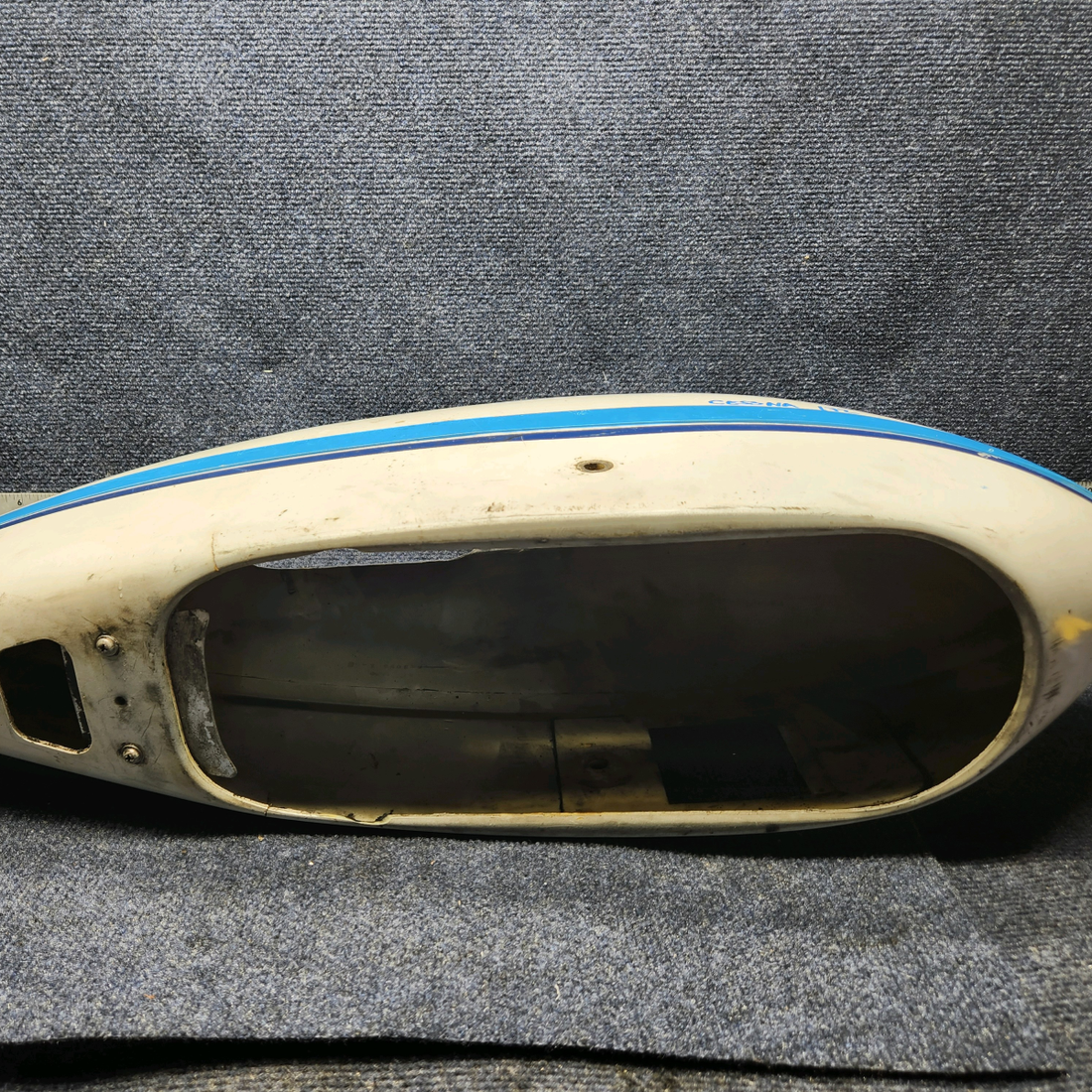 Used aircraft parts for sale, 0543079-00 Cessna  [part_model] NOSE WHEEL PANT WITH DOOR- "MISSING DOOR"