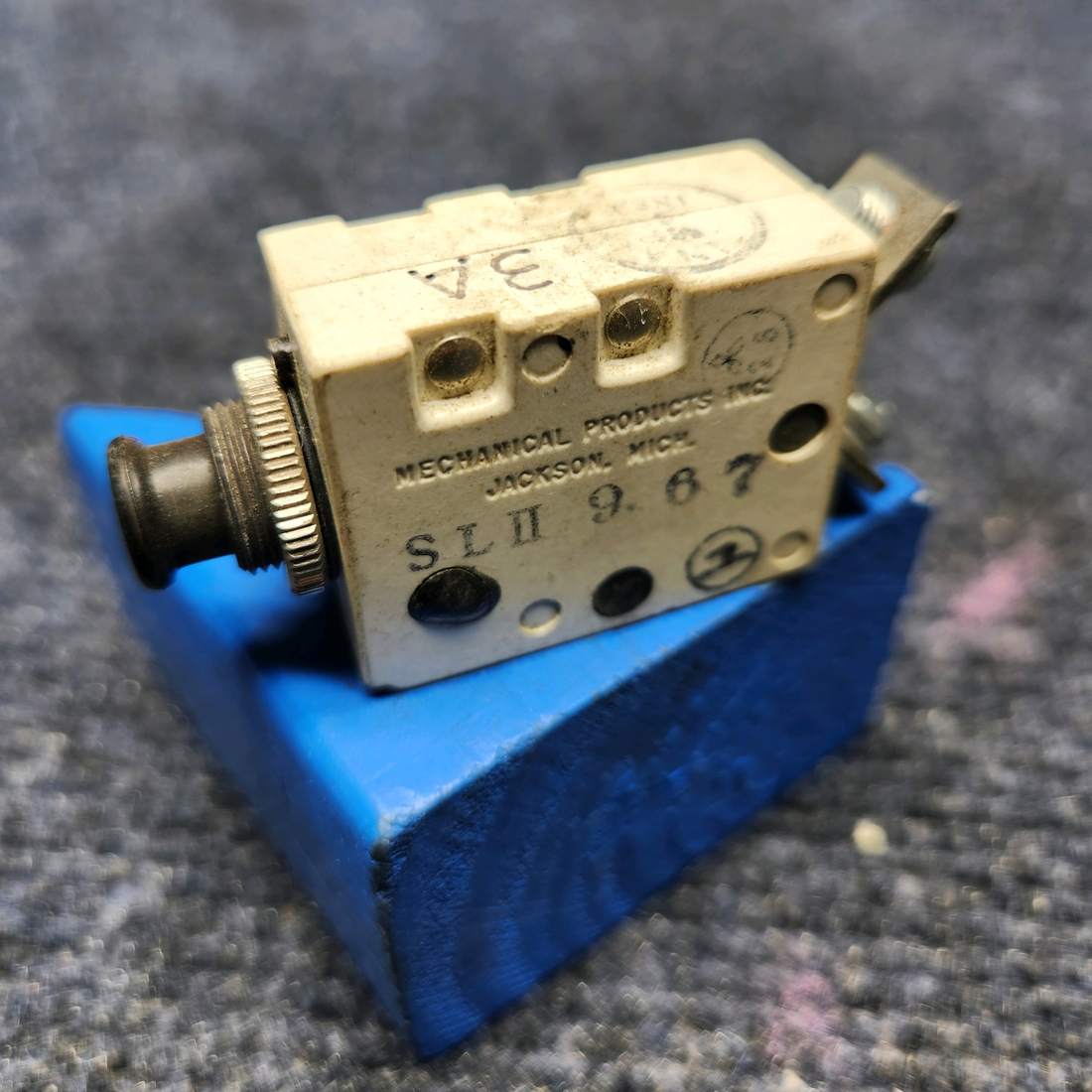 Used aircraft parts for sale, MP-1505 Mechanical Products CIRCUIT BREAKER 3-AMP MECHANICAL PRODUCTS MP-1505