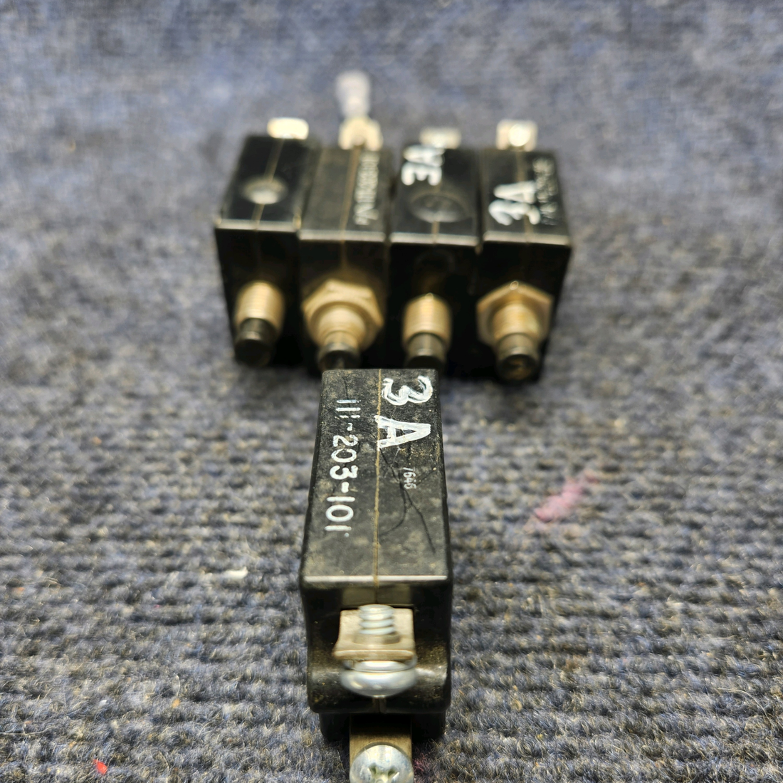 Used aircraft parts for sale, 111-203-101 Wood Electric CIRCUIT BREAKER 3 AMP "PRICE PER EACH"