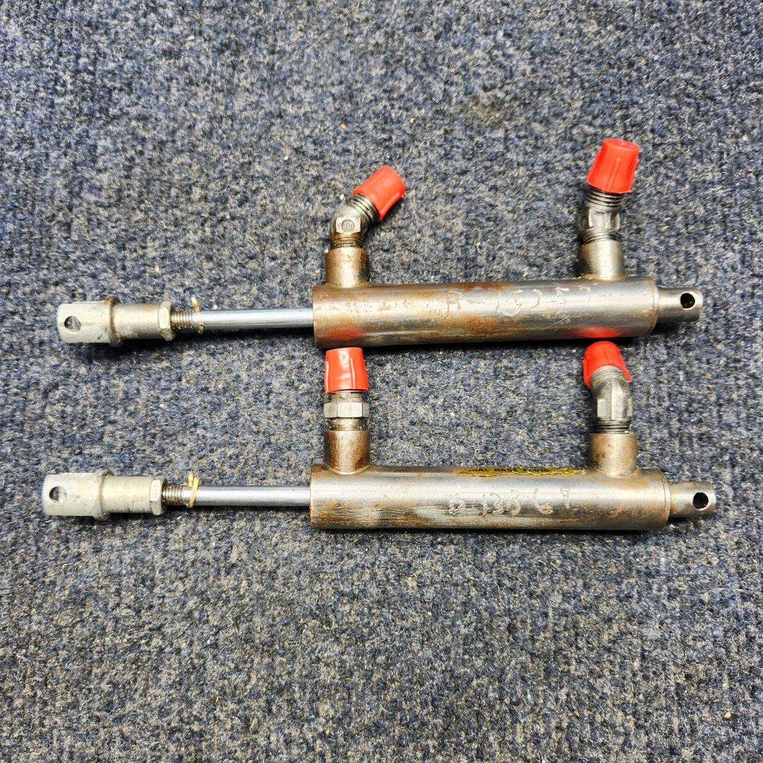 Used aircraft parts for sale, VV-15-625 BEECHCRAFT F35 PARAMOUNT BRAKE MASTER CYLINDER PRICE PER EACH