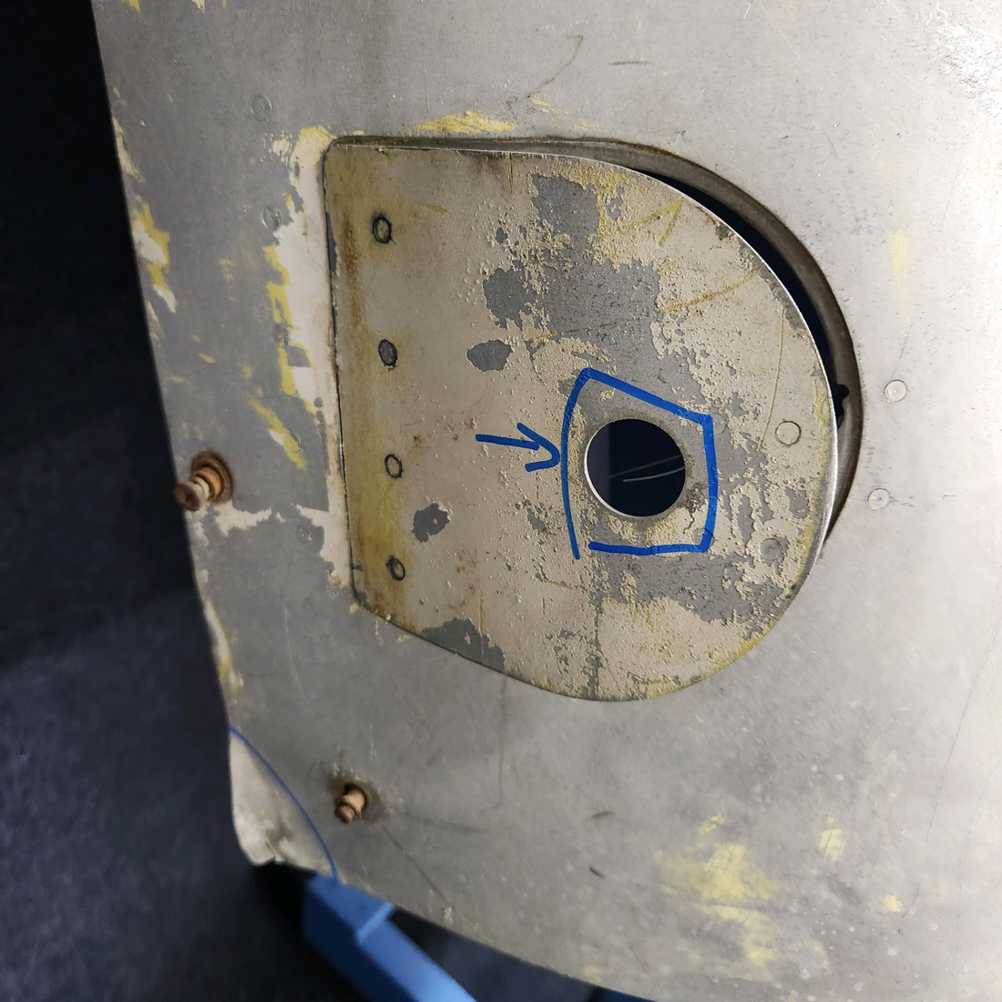 Used aircraft parts for sale, 0752706-59 Cessna  [part_model] COWL ASSEMBLY UPPER WITH NOSE CAP MISSING ONE DOOR LATCH.