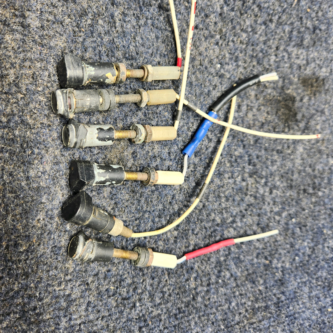 Used aircraft parts for sale, A-6795B BEECHCRAFT F35 GRIMES AIRCRAFT INSTRUMENT POST LIGHT 12 VOLTS SET OF  6