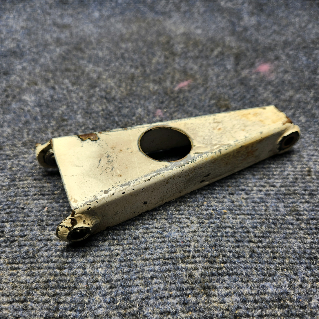 Used aircraft parts for sale, 13074-002 Piper  [part_model] Piper NOSE GEAR UPPER TORQUE LINK ASSEMBLY