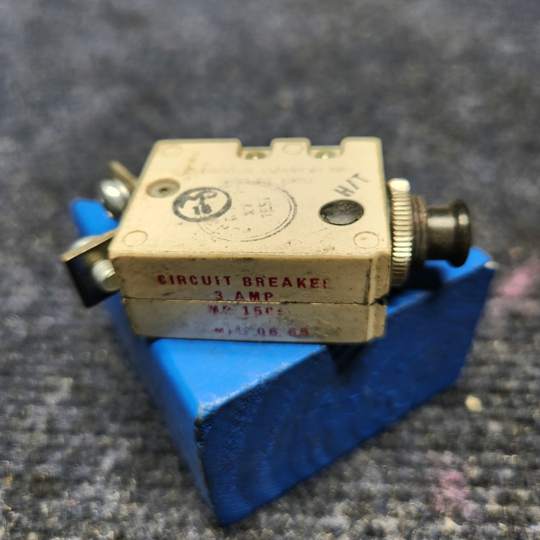 Used aircraft parts for sale, MP-1505 Mechanical Products CIRCUIT BREAKER 3-AMP MECHANICAL PRODUCTS MP-1505