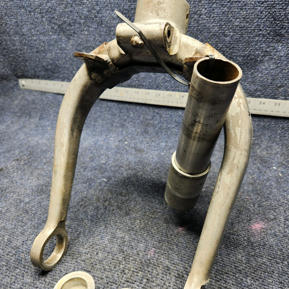 Used aircraft parts for sale, D4636-1 Piper NOSE LANDING GEAR FORK AND TUBE