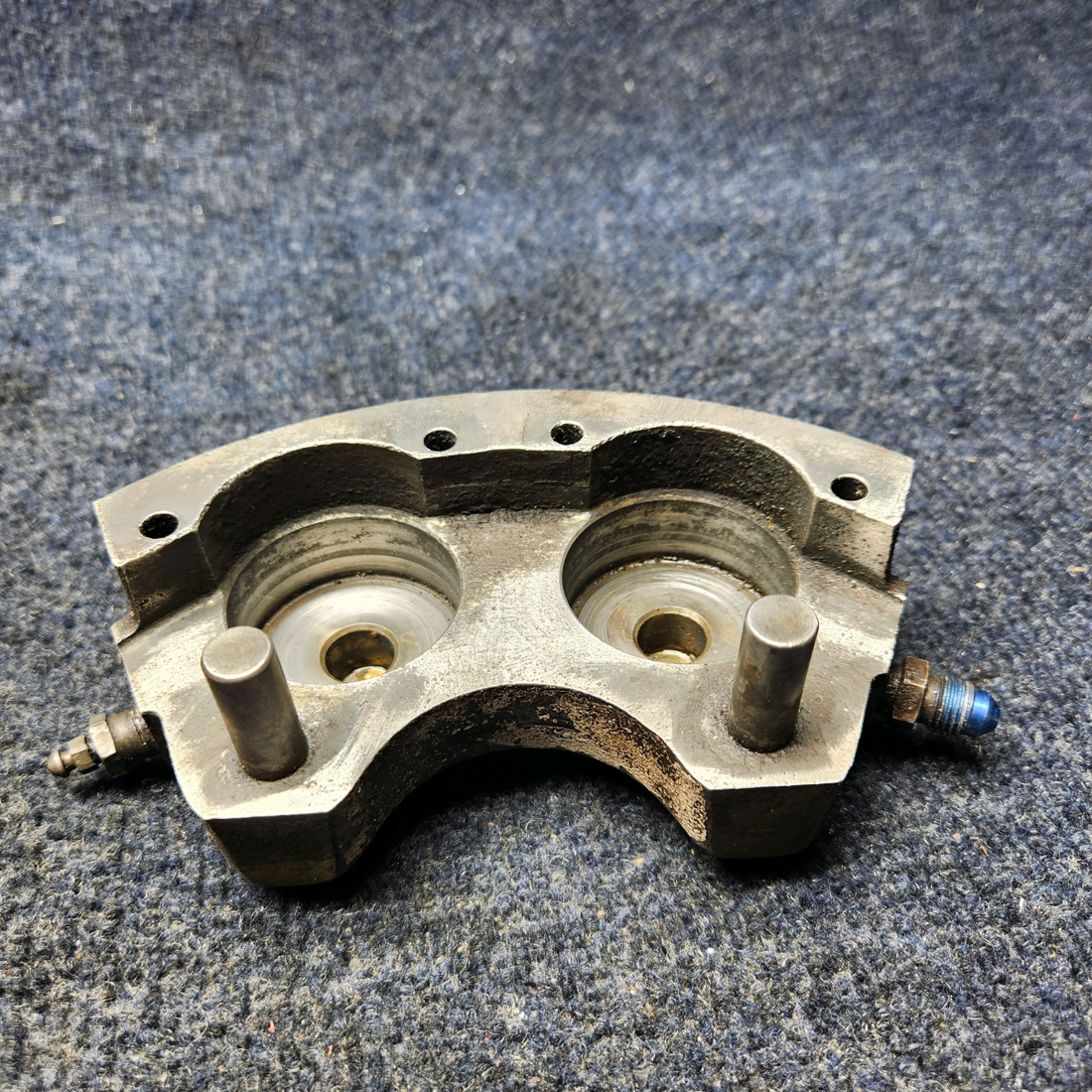 Used aircraft parts for sale, 30-83A Cleveland Piper PA32RT-300 BRAKE CALIPER ASSEMBLY LH OR RH