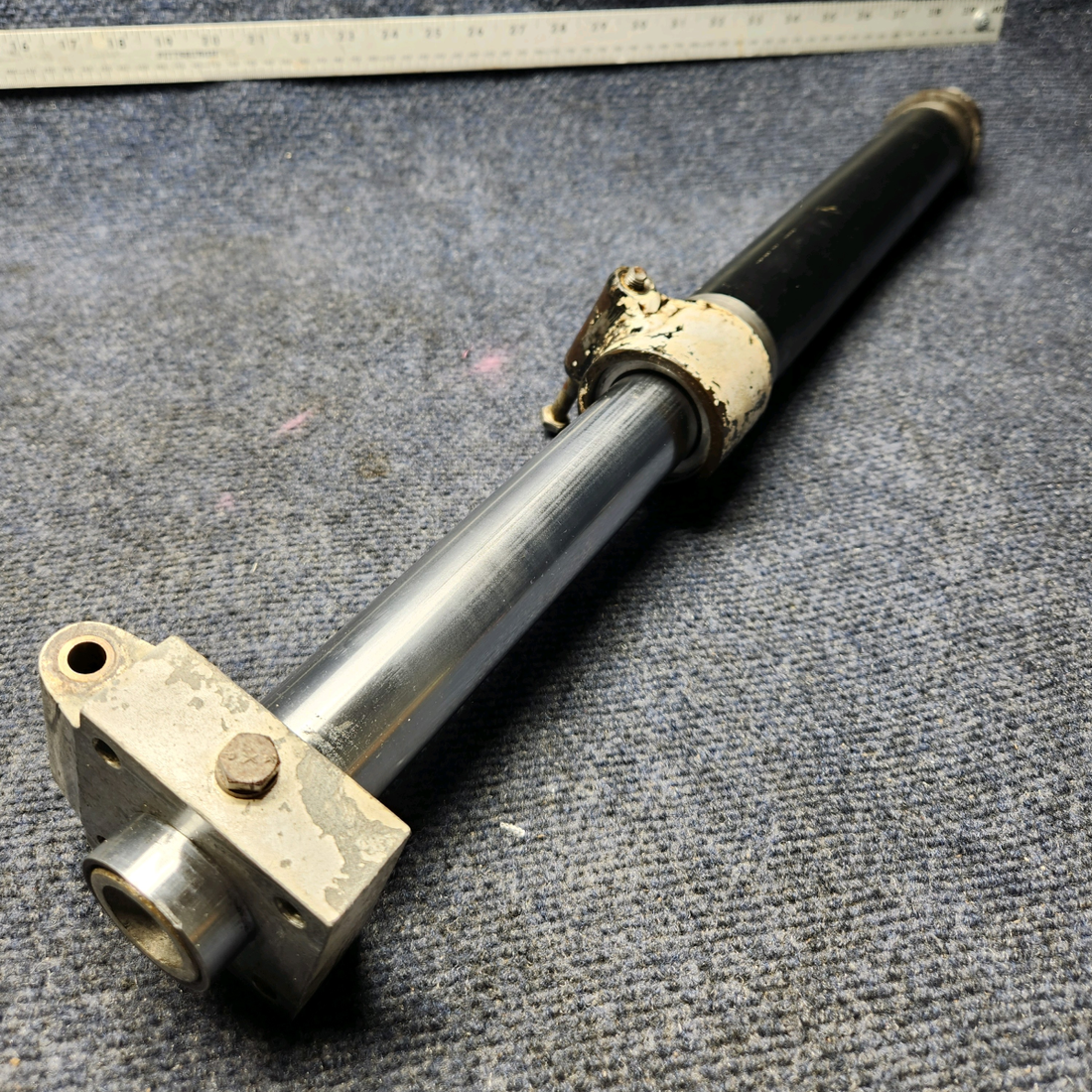 Used aircraft parts for sale, 65010-006 Piper  [part_model] NOSE WHEEL STRUT ASSY "SEE PHOTOS"