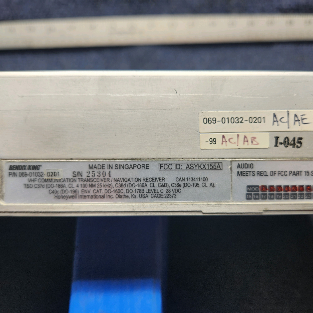 Used aircraft parts for sale, 069-01032-0201 Bendix King PIPER PA28-161 Warrior III VHF NAV, COMM UNIT W/ TRAY AND CONNECTOR- 28 VOLTS