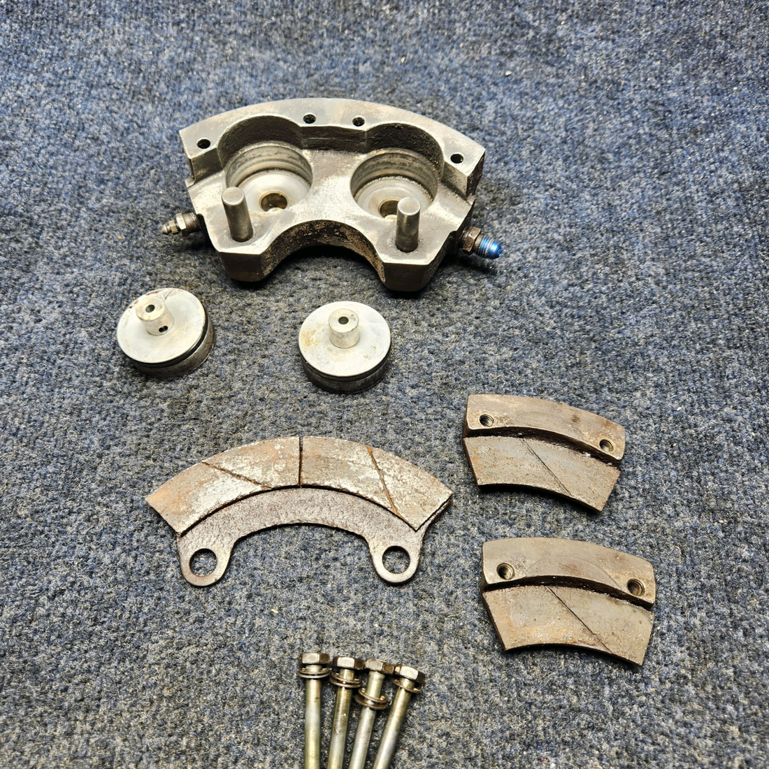 Used aircraft parts for sale, 30-83A Cleveland Piper PA32RT-300 BRAKE CALIPER ASSEMBLY LH OR RH