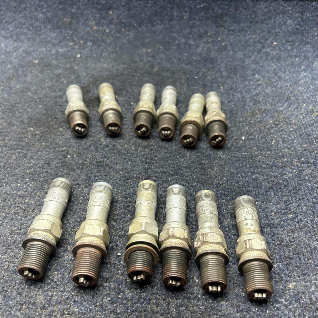 Used aircraft parts for sale, RHB32E PIPER- CESSNA-BEECH- MOONEY VARIOS CHAMPION SPARK PLUG "PRICE PER EACH"